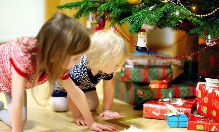 Что подарить детям на Рождество