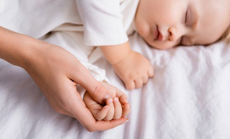 Когда и как приучать ребенка к самостоятельному засыпанию